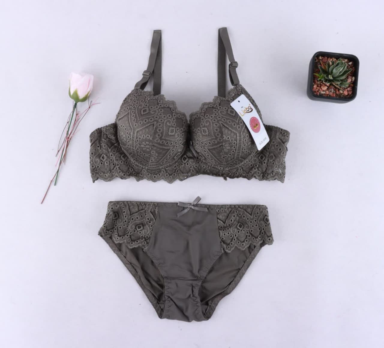 ست شورت اسفنجی گیپوری ست شورت اسفنجی گیپوری